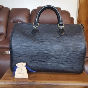 Authentic Louis Vuitton Black Leather Epi Speedy 30 EUC
